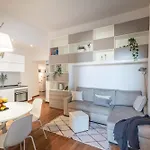 Guesthost - Historic Palace In The Heart Of Appartement