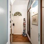 Guesthost - Historic Palace In The Heart Of